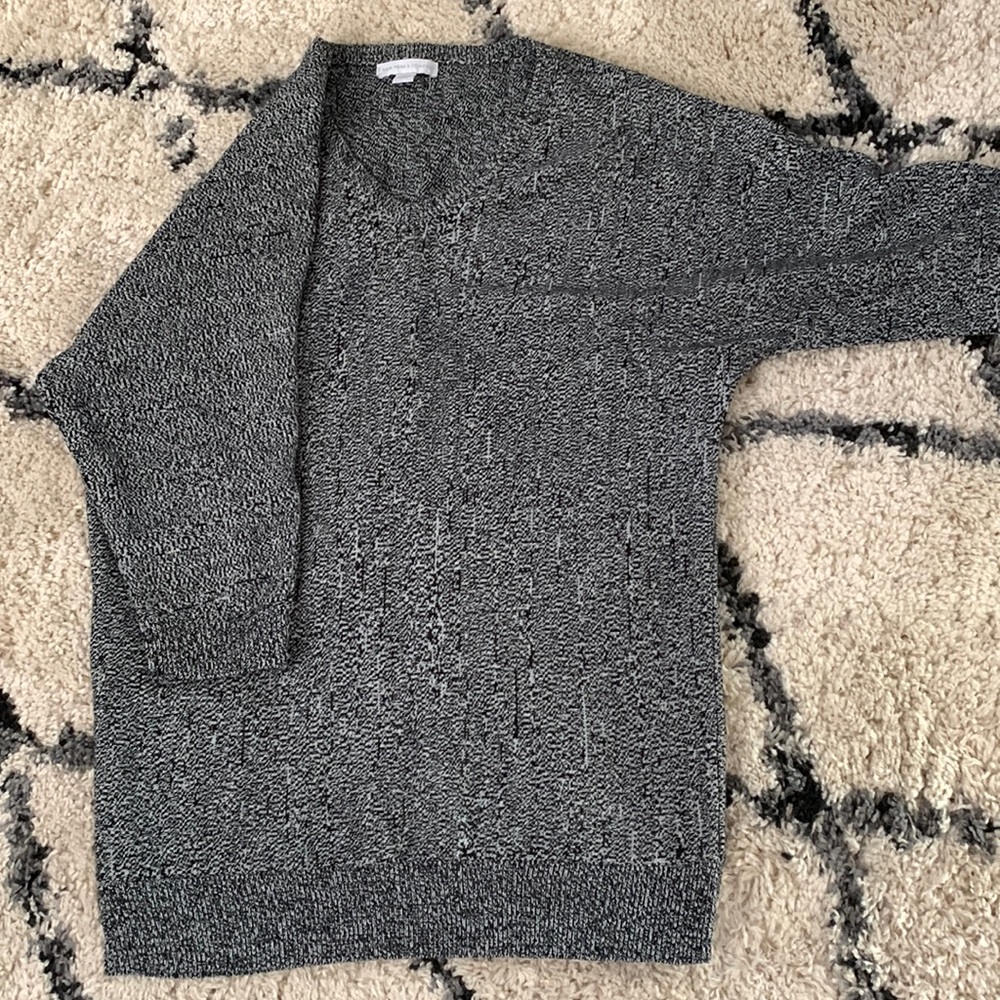Black and White 3/4 sleeve sweater